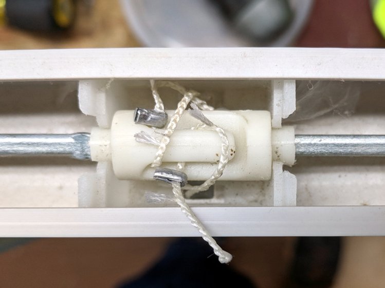 Miniblind roller - intact