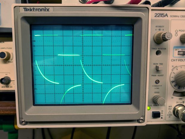 Tek 2215A oscilloscope - cap as differentiator