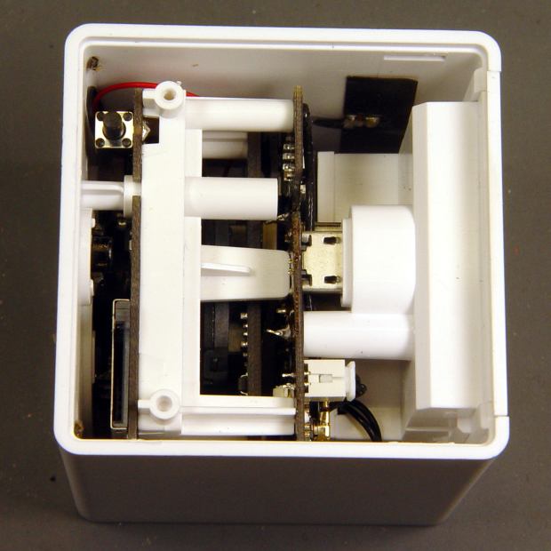 Wyze V2 - interior bottom view