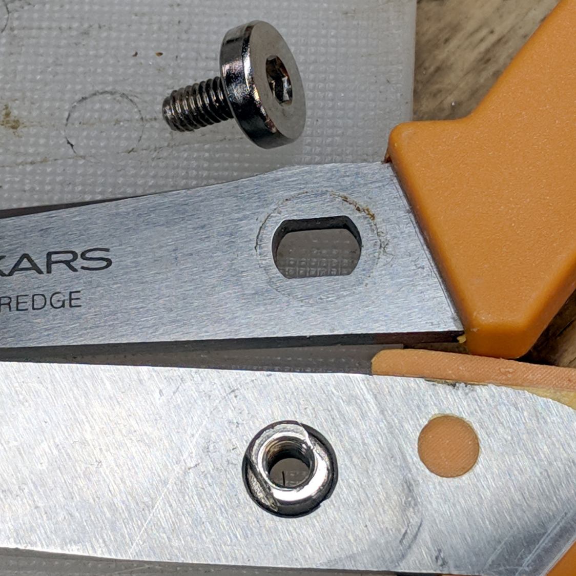 Fiskars scissors - pivot nut in place