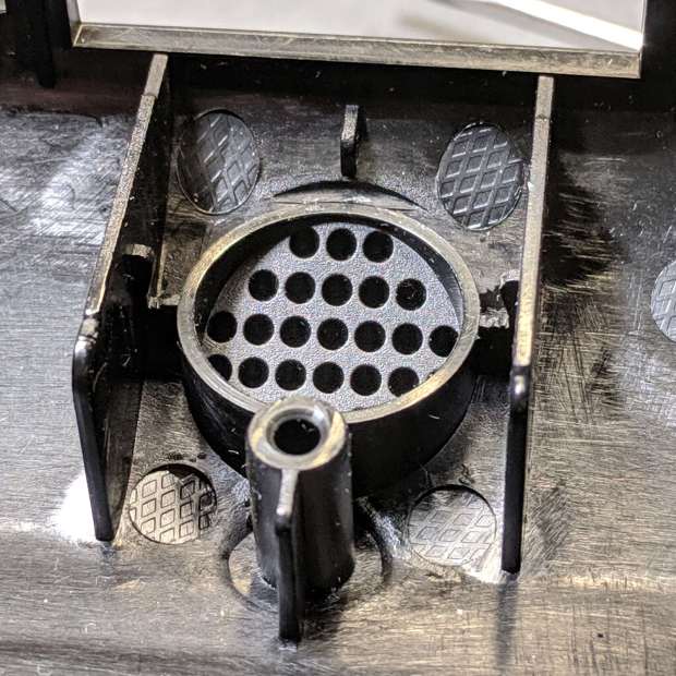 Ooma Telo 2 - speaker port