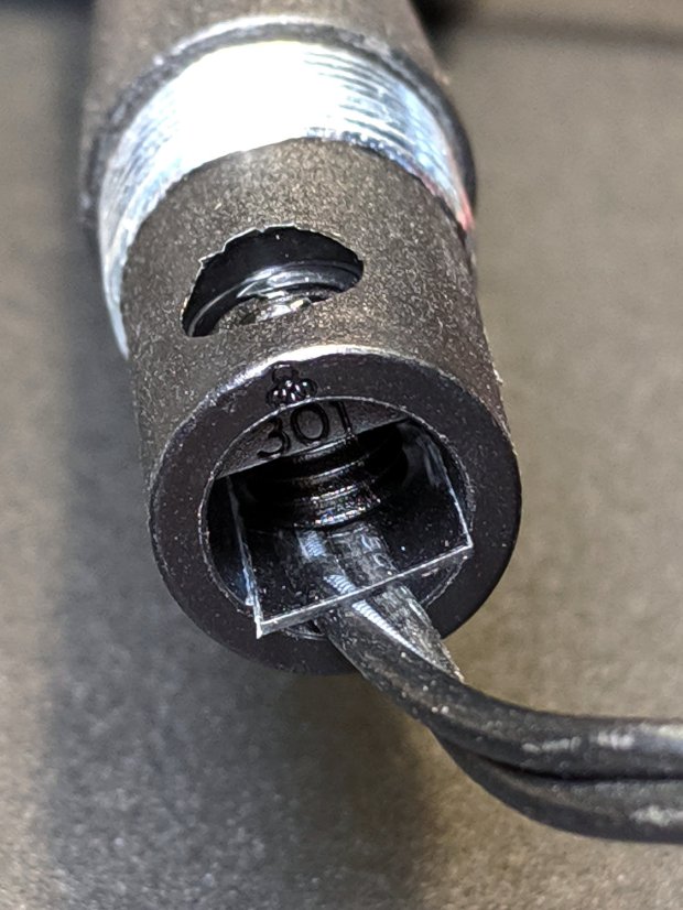 Teckin floor lamp - wire clamp pad