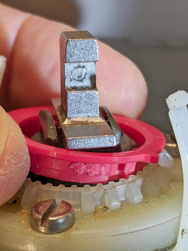 Am Std Elite Faucet - wrecked hot limit splines - as found