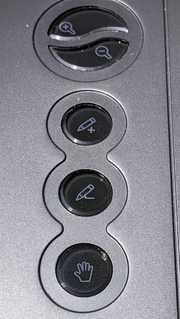 Huion H610Pro V2 - embedded gray-on-black buttons