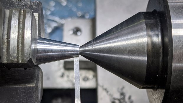 Pilot V5RT holder - trimming snout