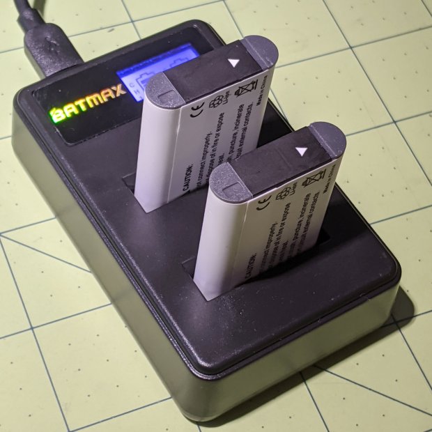 Batmax NP-BX1 - USB dual charger