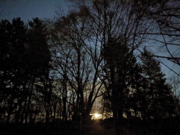 Moonrise in Red Oaks Mill - 2020-04-08