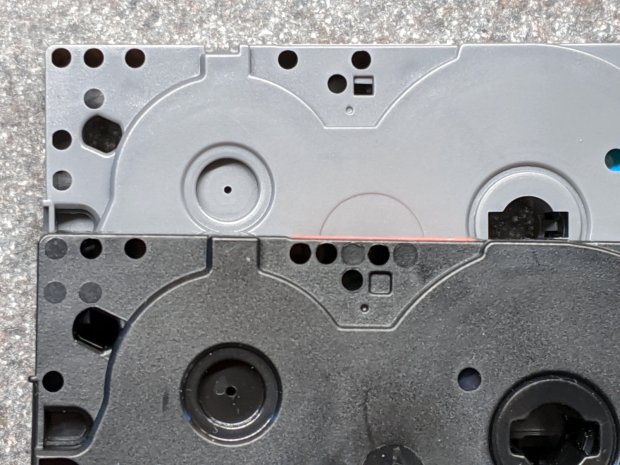 Brother PT-1090 Labelmaker - cartridge ID holes