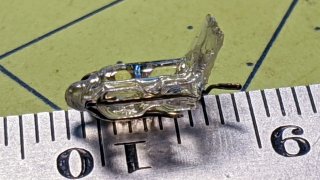 Schwalbe Marathon Plus vs. W5W Bulb Fragment: Standoff