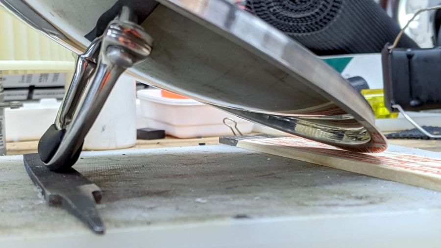 Pan lid - contact point