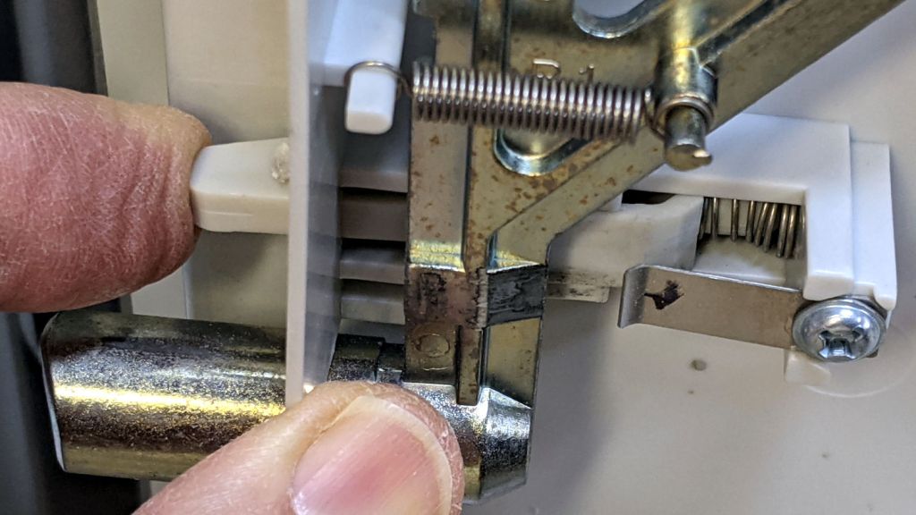 Removing Sentry FireSafe Door&nbsp;Trim