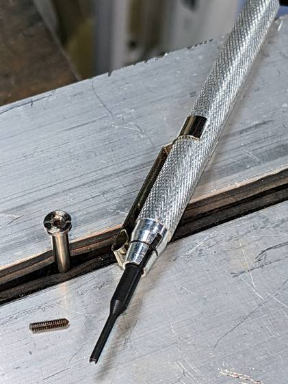 Gyros mandrel - broken screw extraction
