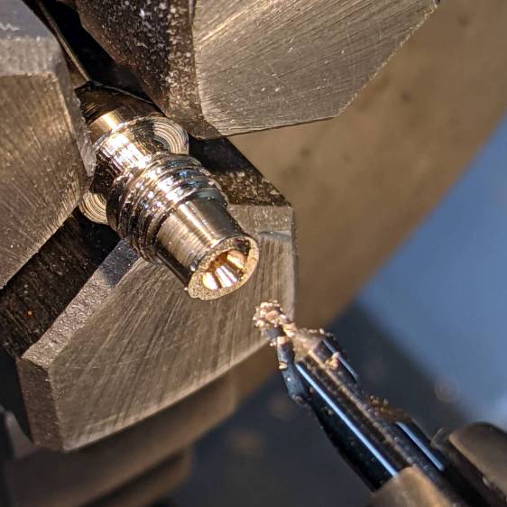 Cheap banana plug - center drilled