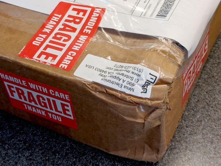 FRAGILE package damage