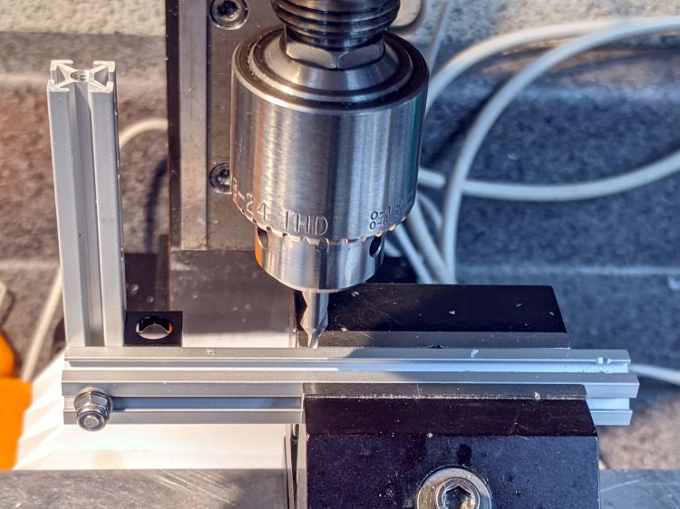 Microscope Stage Positioner - Makerbeam drilling