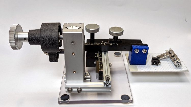 Microscope Stage Positioner - rigid Makerbeam