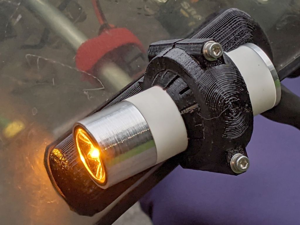 Tour Easy 1 W Amber Running Light: Firmware