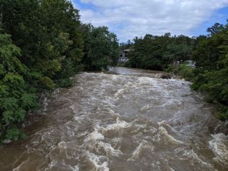 Red Oaks Mill Dam: Flood Stage