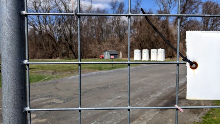 VCCG perimeter gate wire mesh