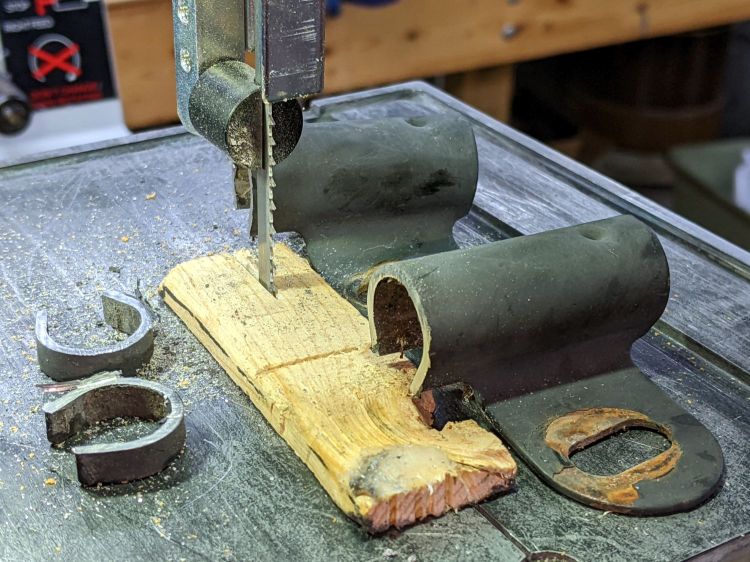 Wheelbarrow Wheel - axle clamp cutting