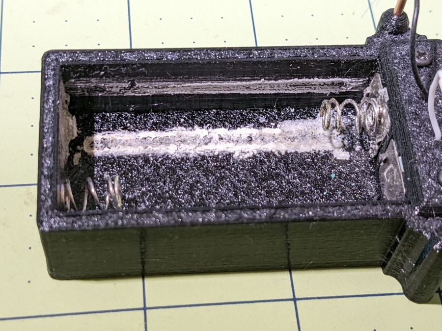 Discrete LM3907 - leaky Duracells - corrosion traces