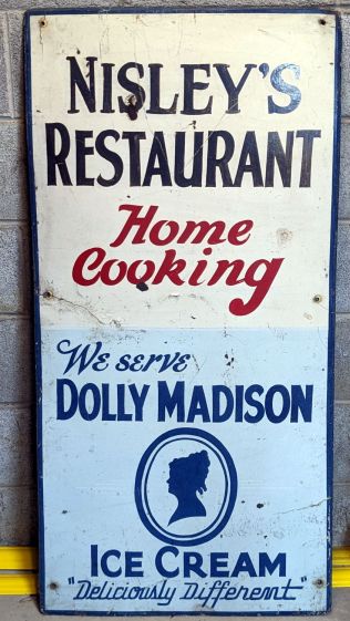 Nisleys Restaurant sign