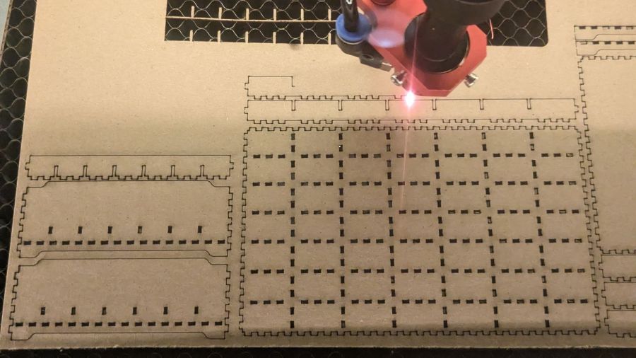 Bobbin Storage Case - cutting detail