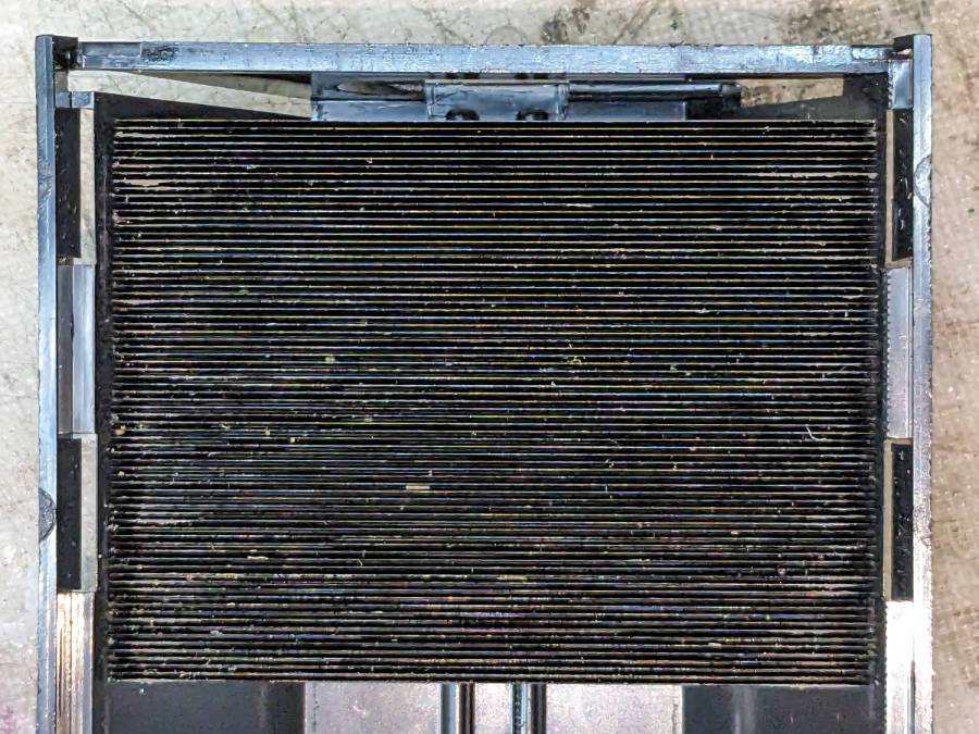 Beam absorber - utility blades - edge-on