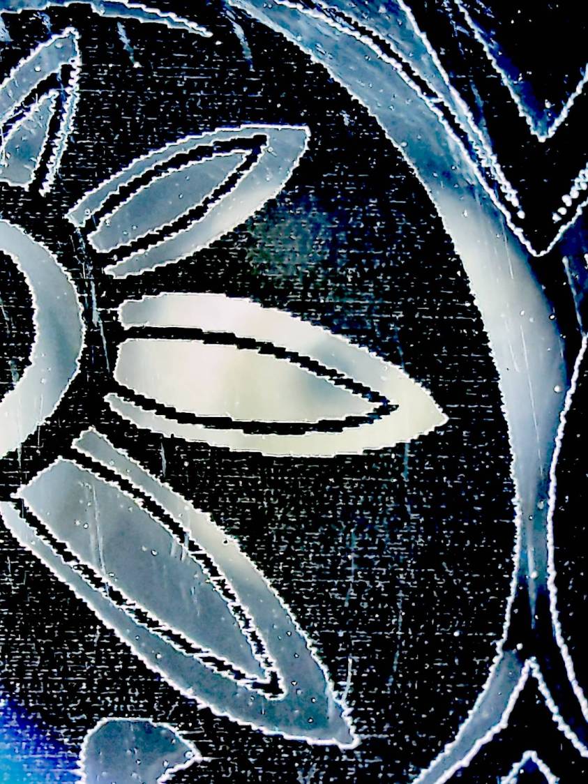 Back-painted mirror coaster - black detail