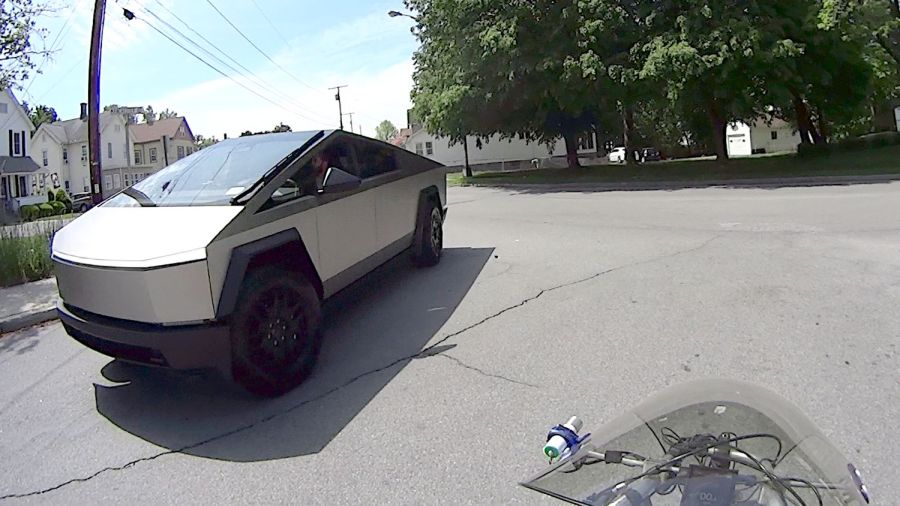 Tesla Cybertruck - front - 2024-05-14