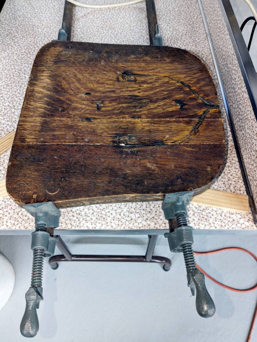 Wood desk chair - seat clamping