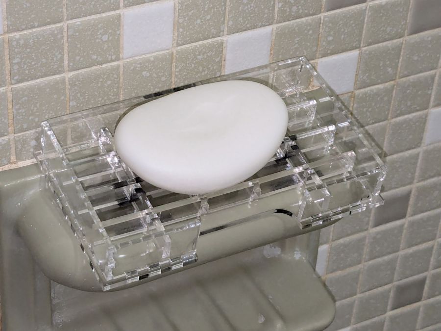 Acrylic grid bathtub soap tray