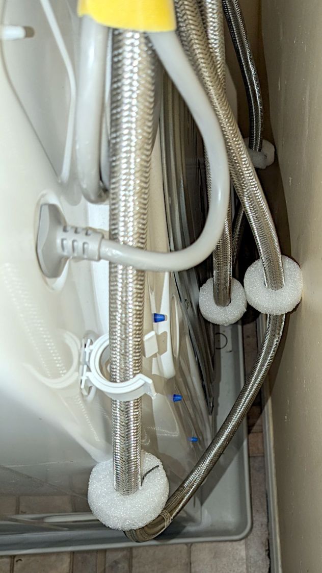 Clothes washer hose bumpers