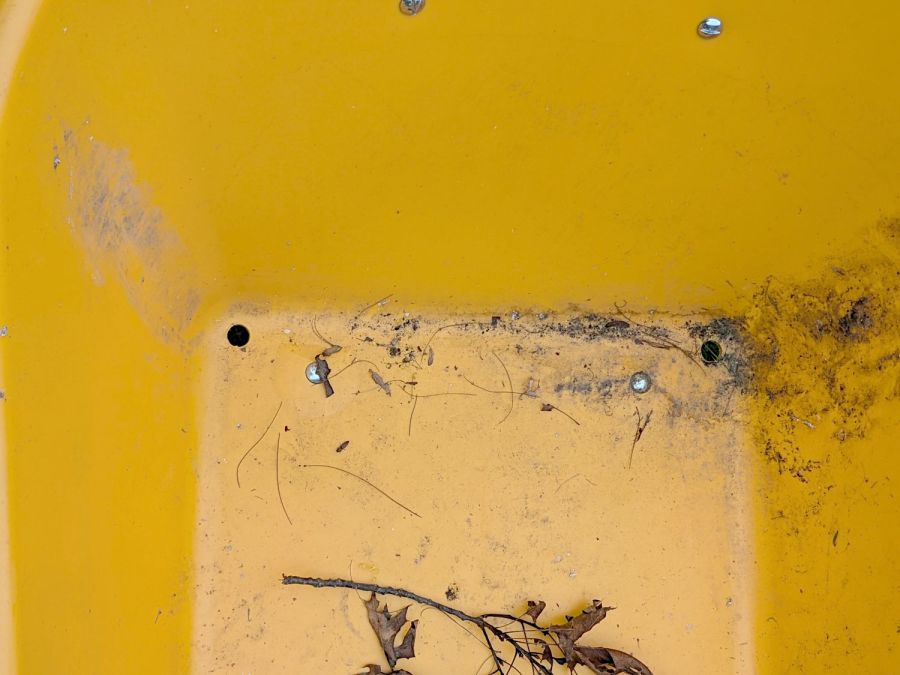 Wheelbarrow drain holes