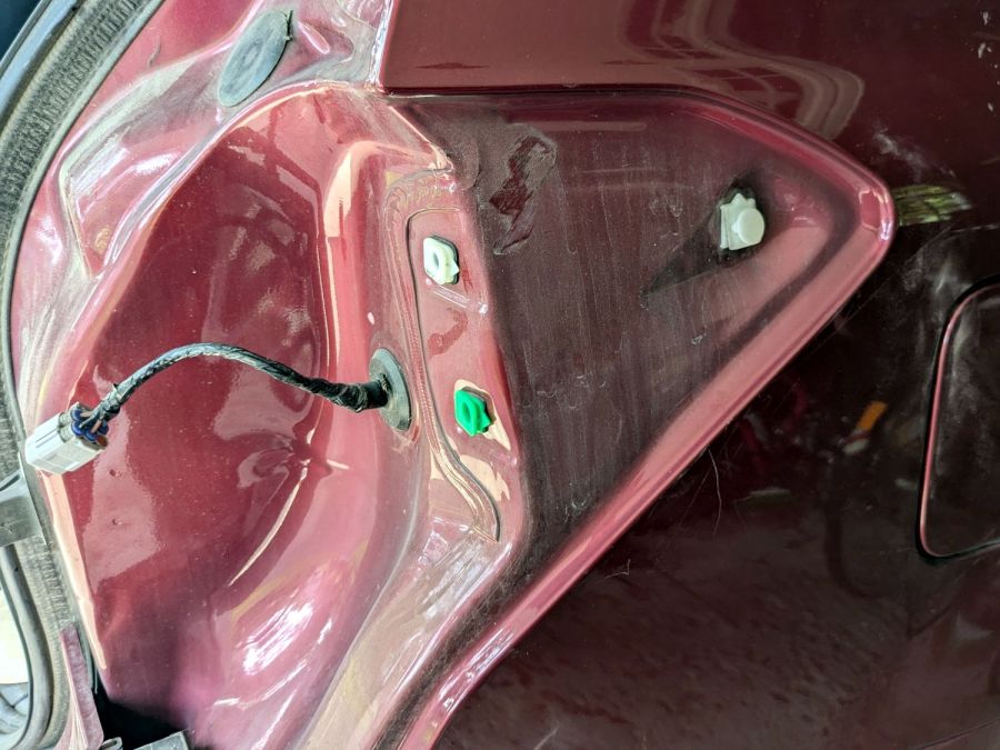 Subaru Forester taillight mount