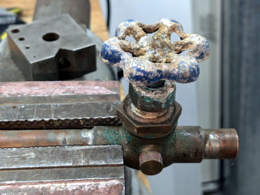 Hose valve shutoff - knob corrosion