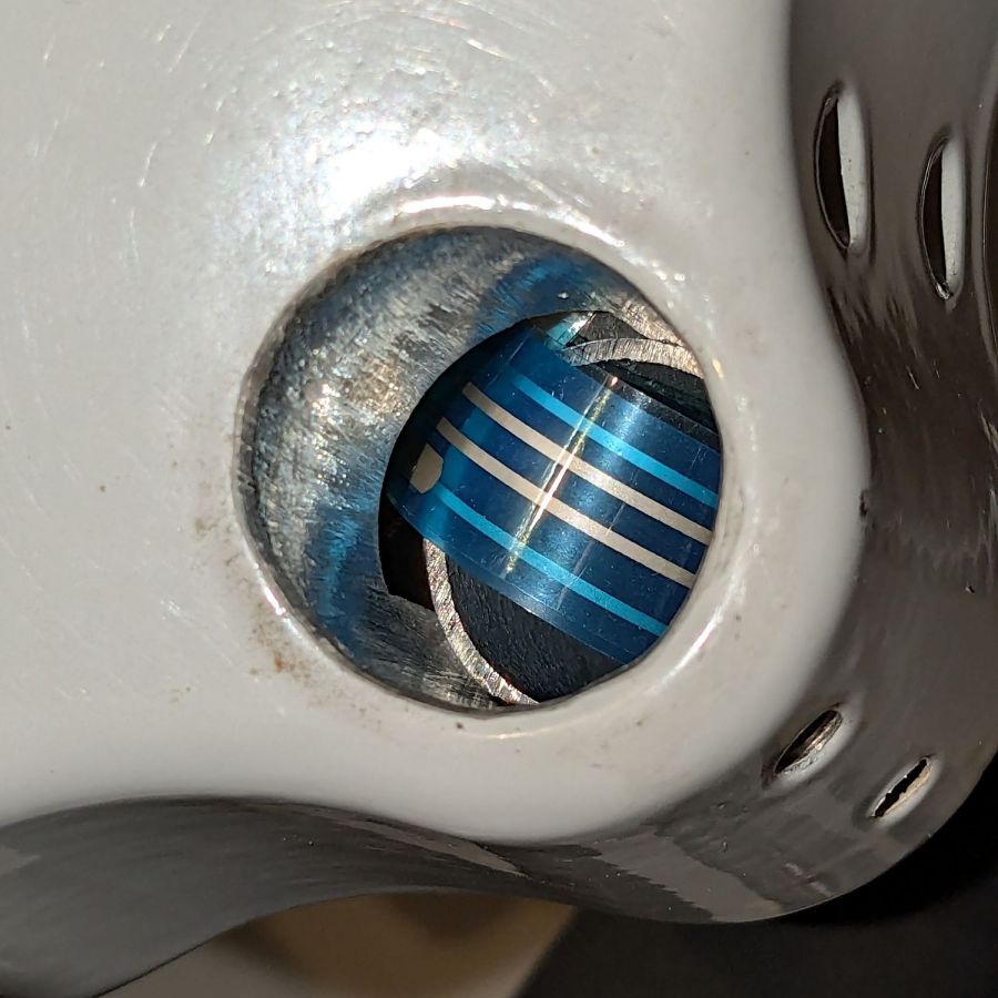 HQ Sixteen - handlebar ribbon cable entry