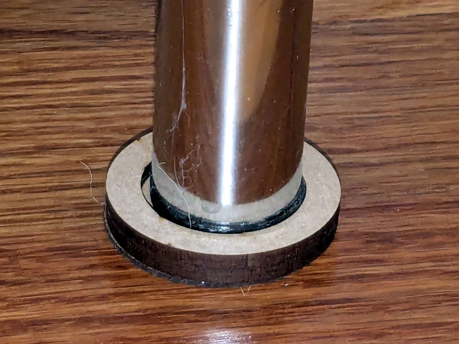 HQ Sixteen - table leg leveler - short