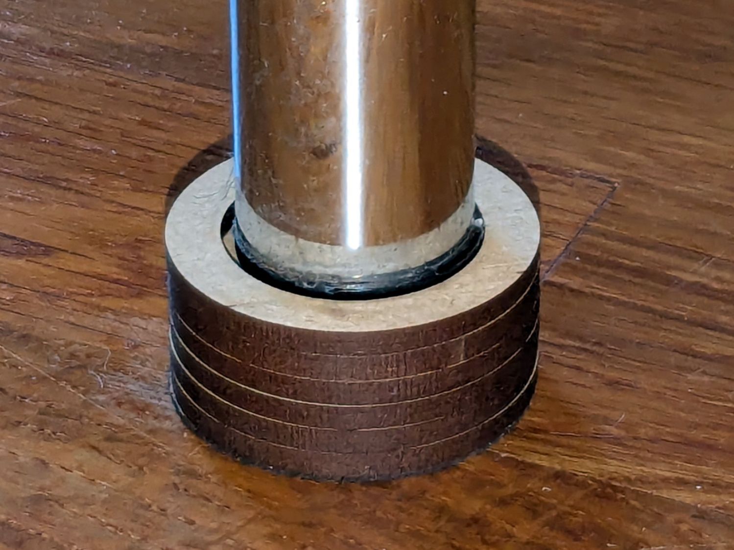 HQ Sixteen - table leg leveler - tall