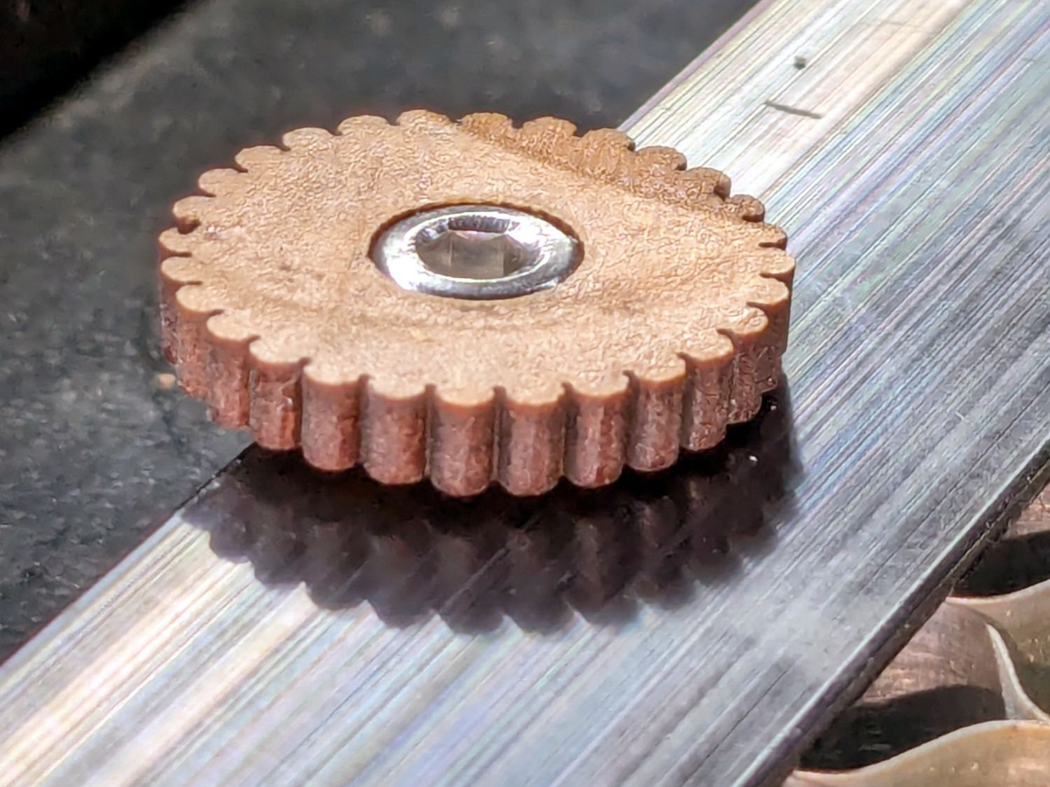 Honeycomb screw knob