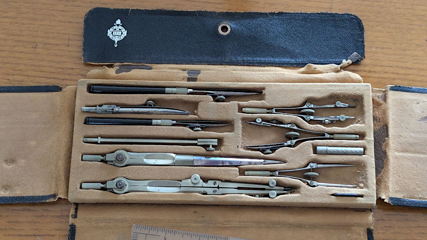TEC Drawing Set - open old