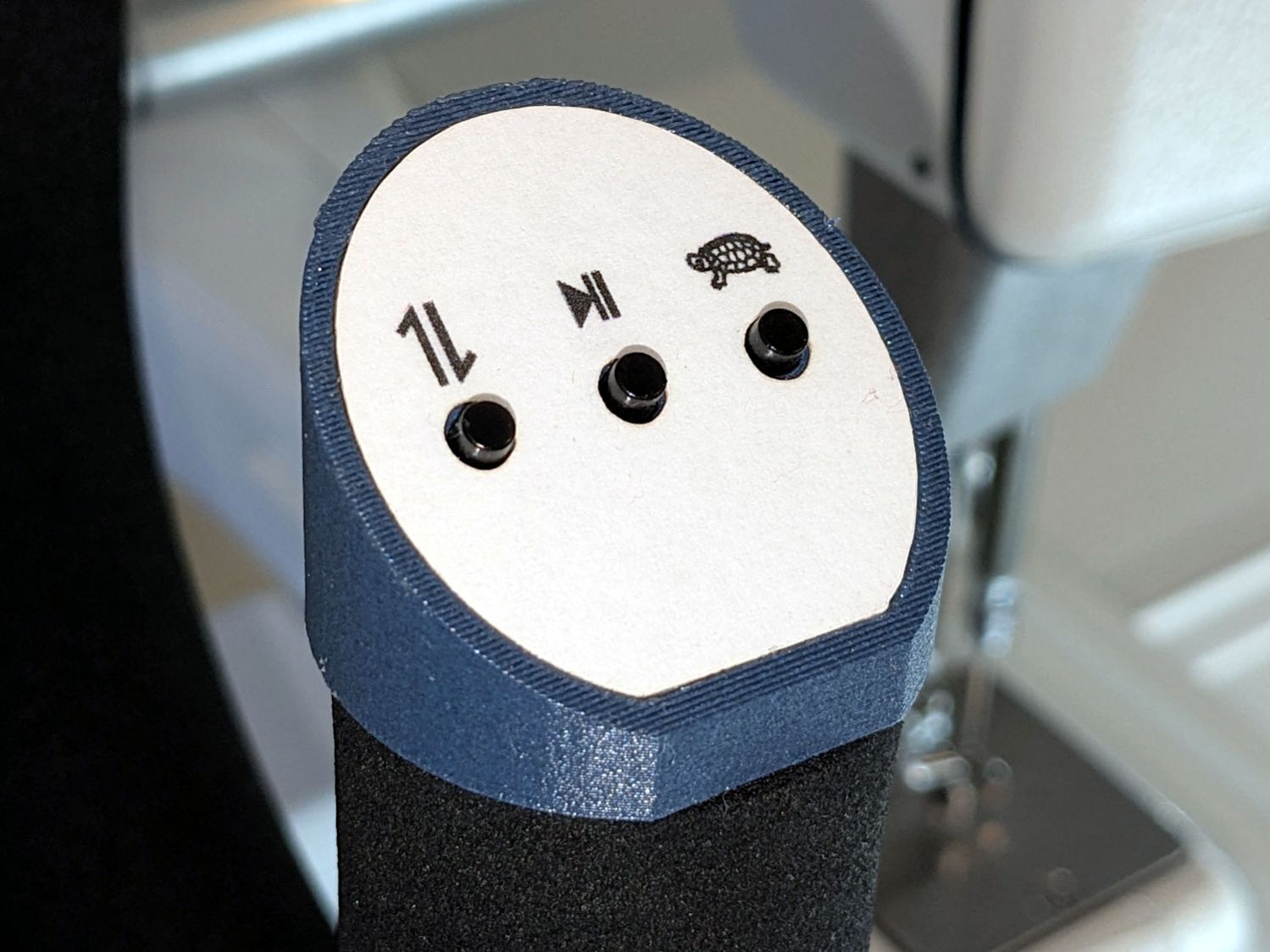 HQ Sixteen - grip cap installed - left