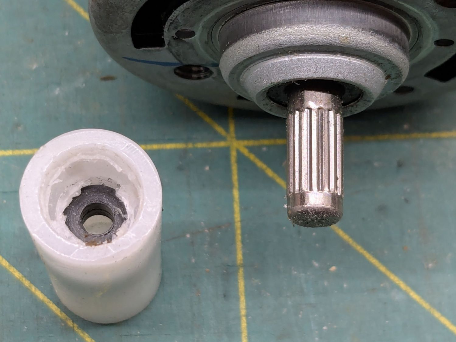 Stick blender coupler - motor shaft splines