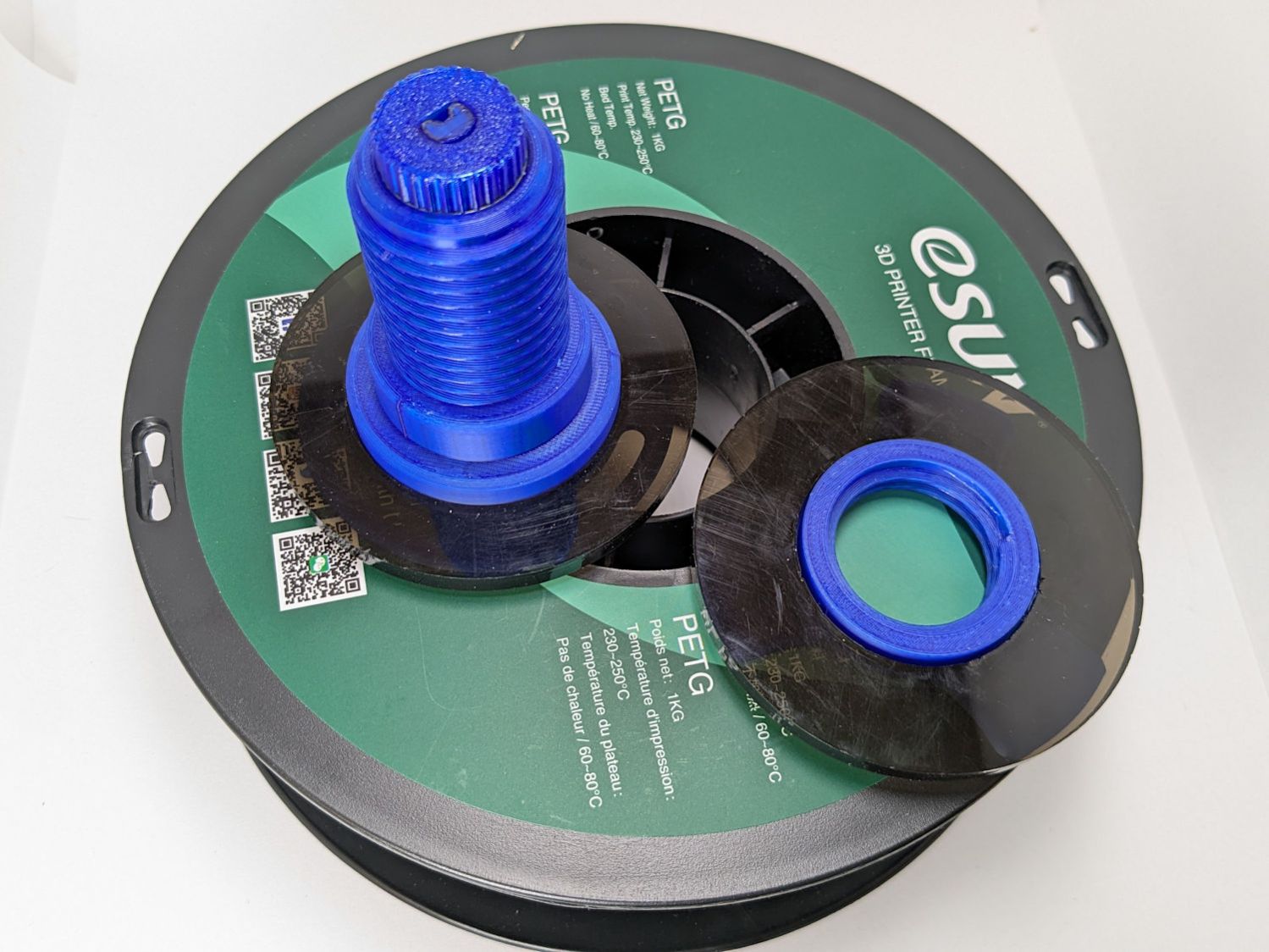 Filament spool washers - recessed hub