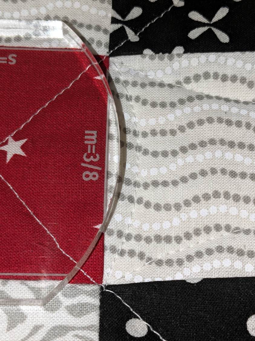 Small arc quilting ruler - stitch line
