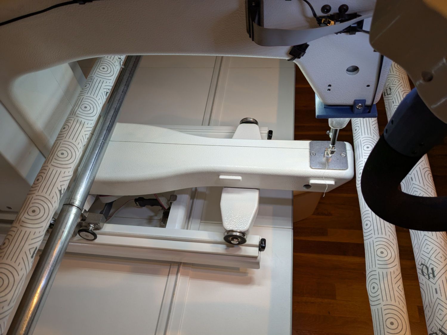 HQ Sixteen - under-arm lights - top view