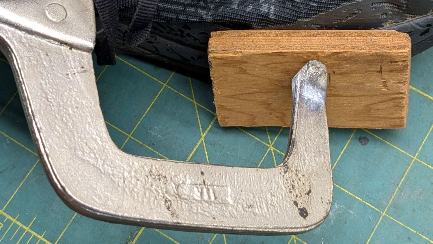 HOKA shoe - clamping