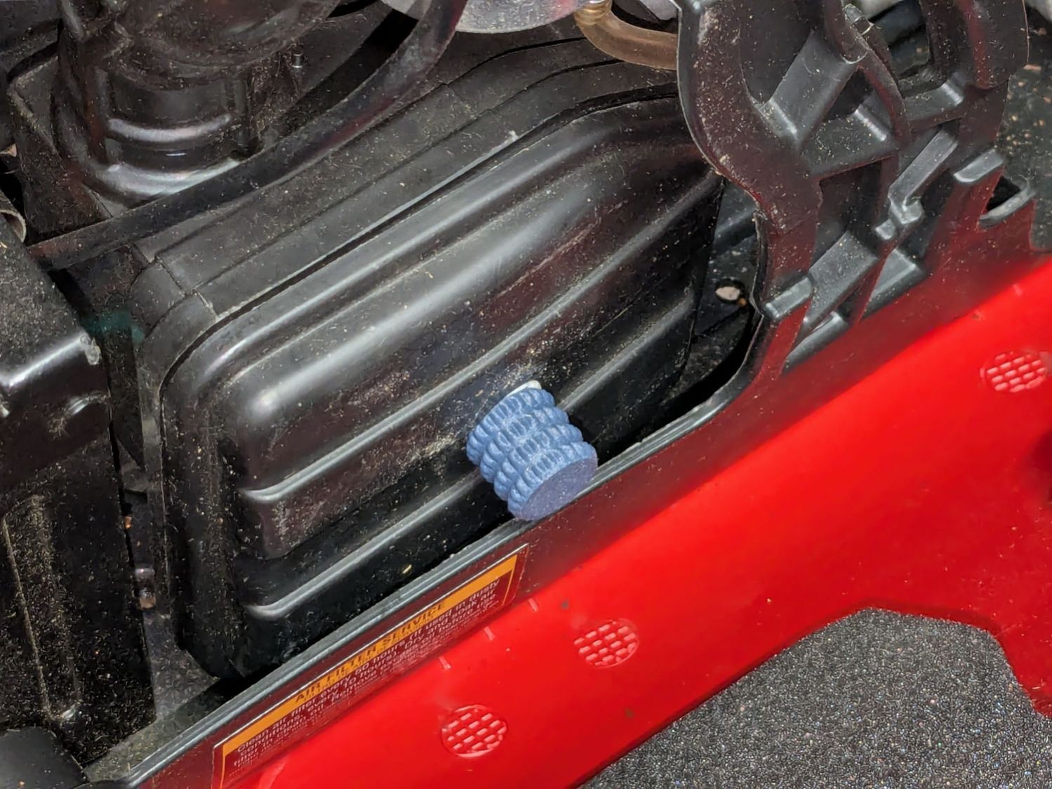 Generator air filter knob - installed