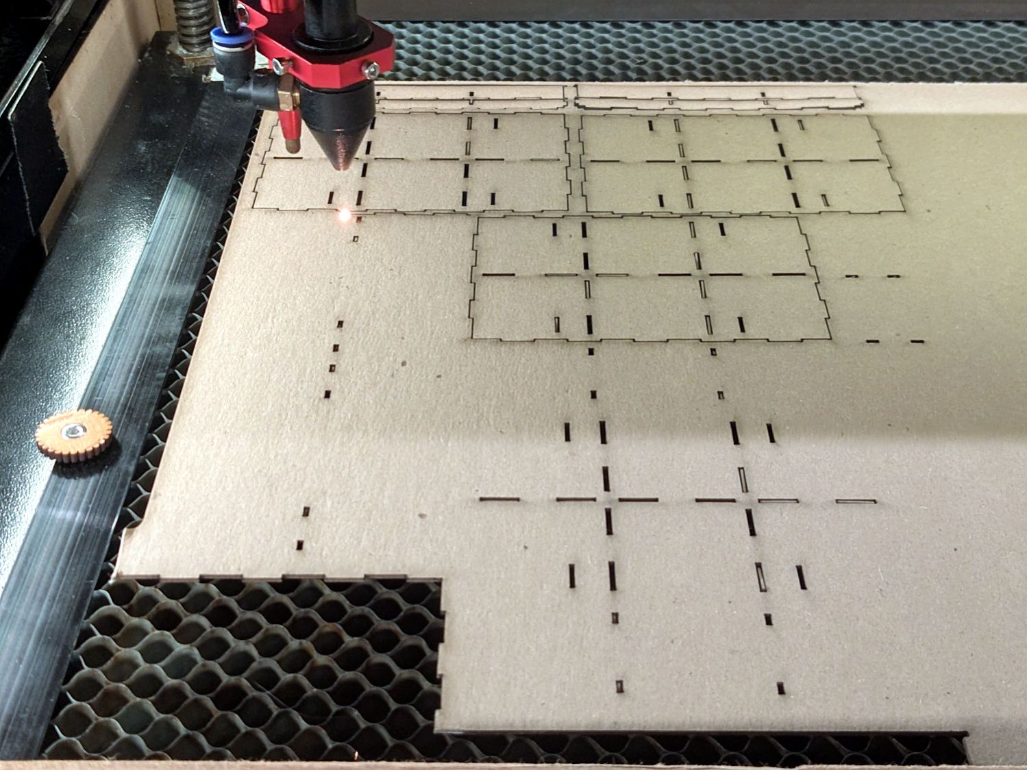 Polydryer Box desiccant tray - cutting