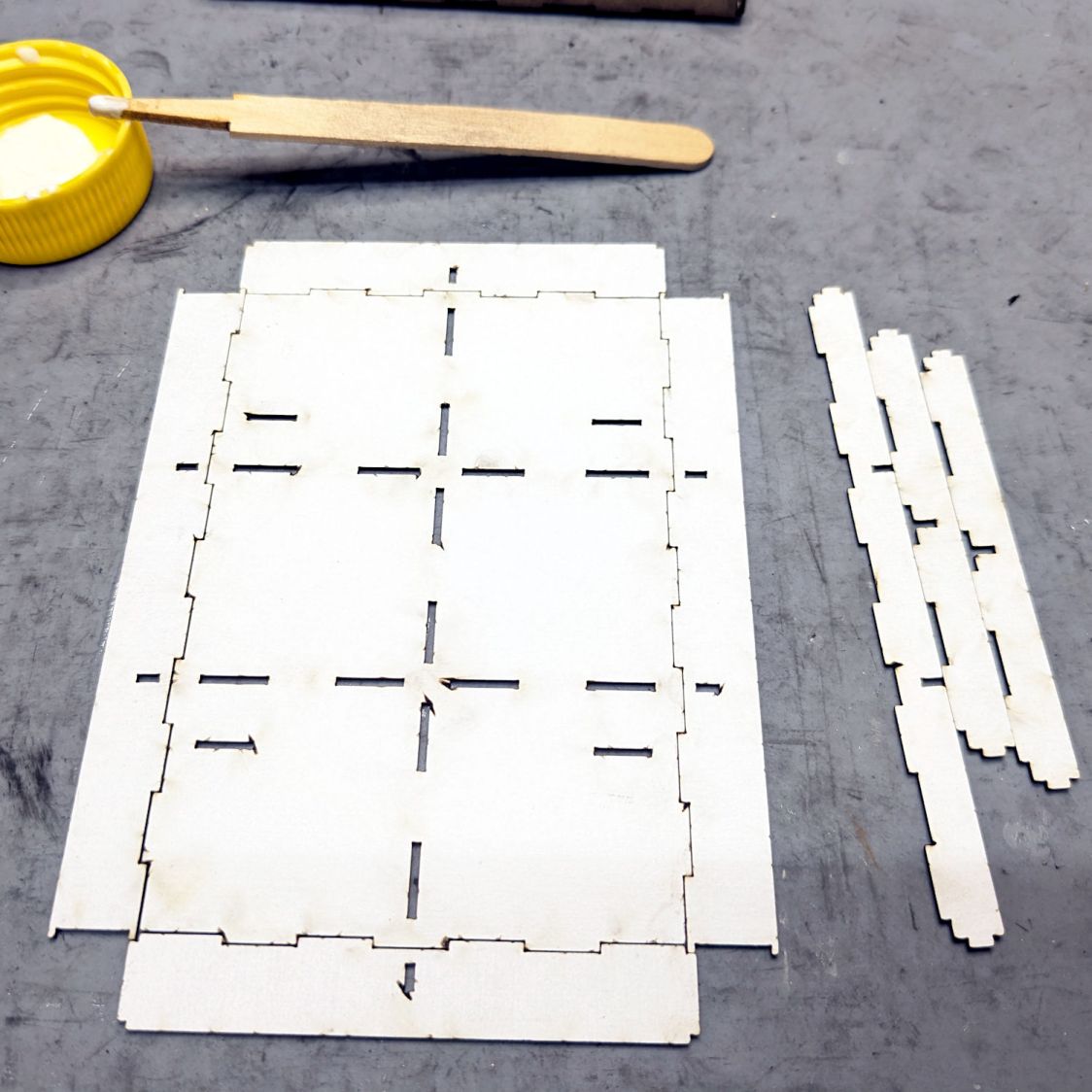 Polydryer Box desiccant tray - assembly